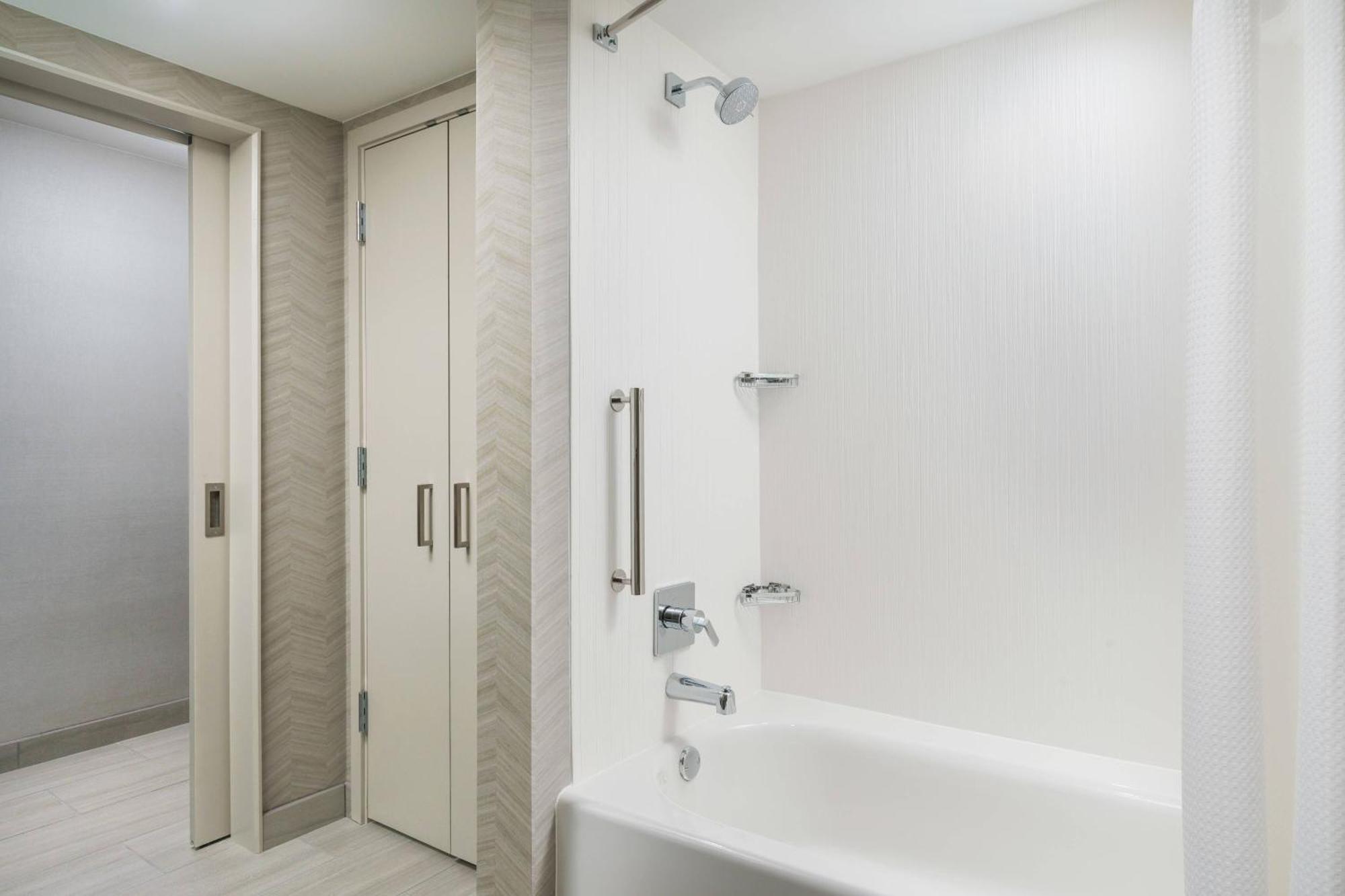 Отель Courtyard By Marriott Orlando Downtown Экстерьер фото